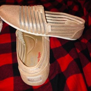 BOBS MEMORY FOAM WOMENS SIZE 9